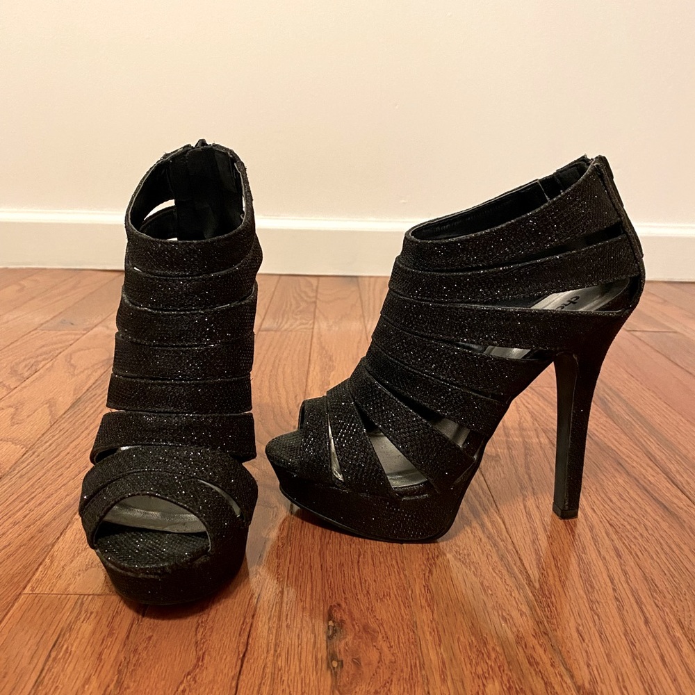 Stiletto Open toe heels- Brand:Charlotte Russe- Color: Black w. Glitter- Size: 5